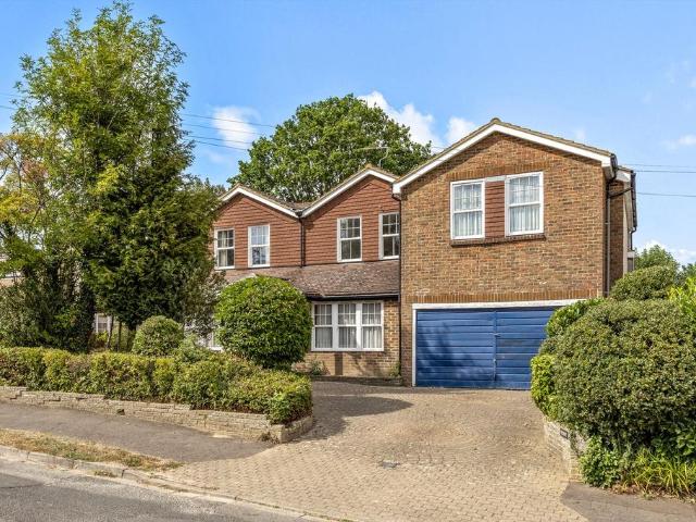 House for sale in Highwood, Horsham