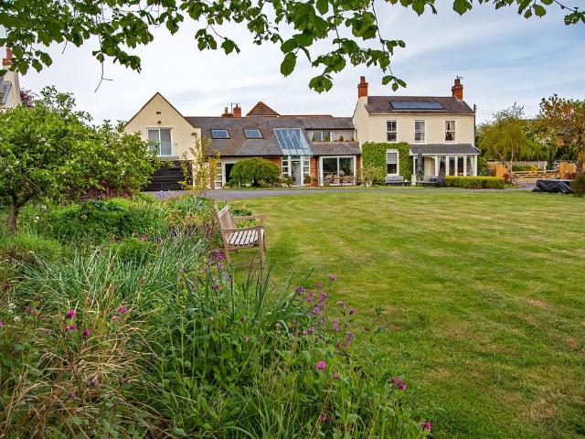 House for sale in Crookhill, Worcestershire