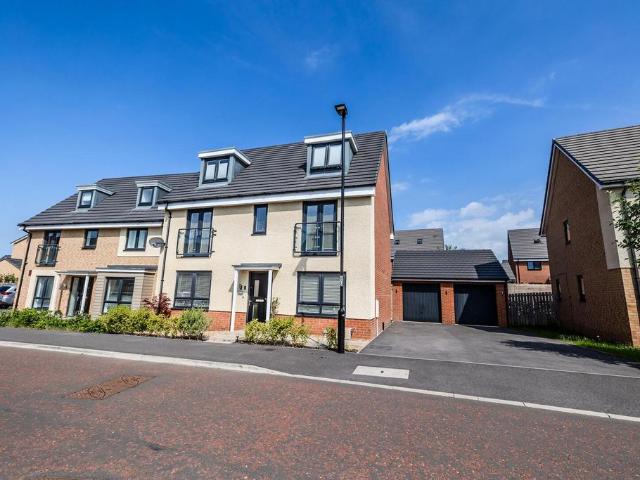 House for sale in Hazlerigg, Newcastle Upon Tyne