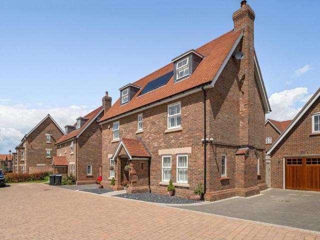 House for sale in World's End, Perryfields