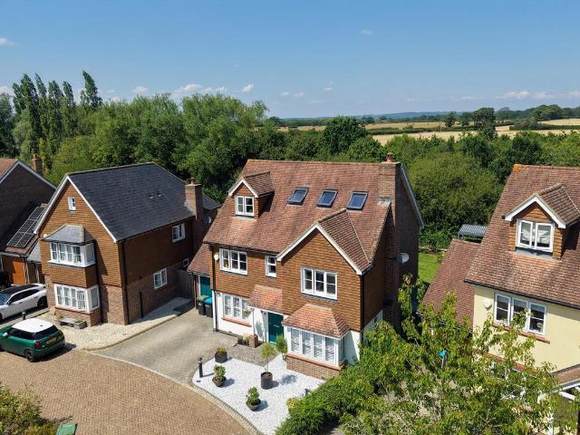 House for sale in Perryfields, West Sussex