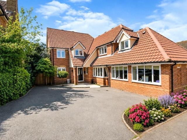 House for sale in Navestock Side, Essex