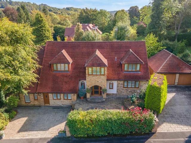 House for sale in Henley-on-Thames, Berrick Salome