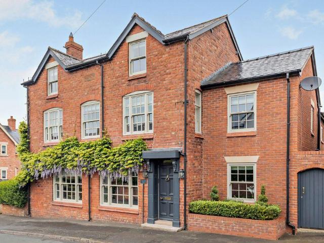 House for sale in Chorlton Lane, Cheshire