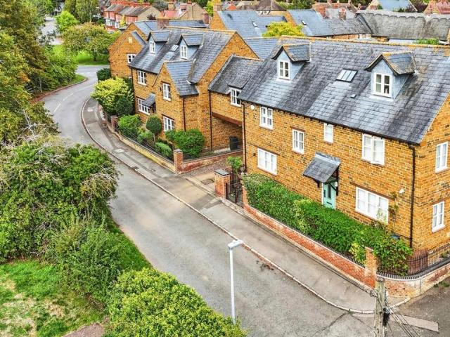 House for sale in Earls Barton