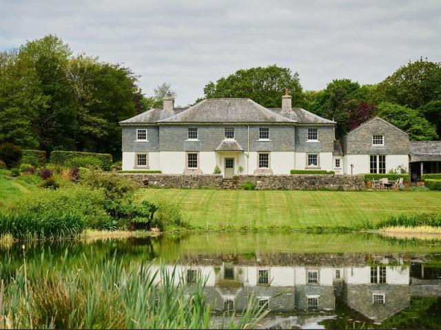 House for sale in Weir Quay, Devon