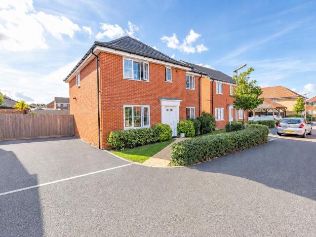 House for sale in Aylesham, Dover
