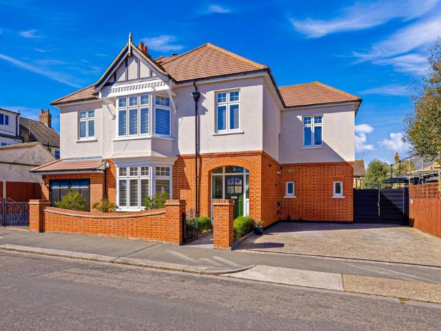 House for sale in Alton Barnes, Essex