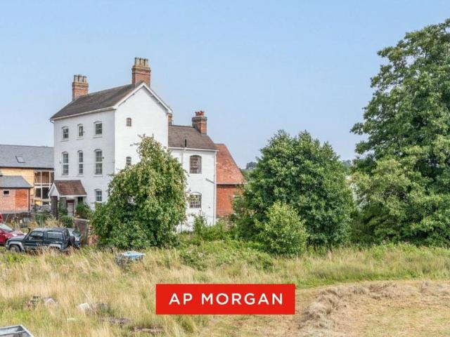 House for sale in Bromsgrove, Worcestershire