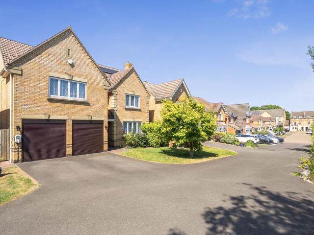 House for sale in Allington, Midway