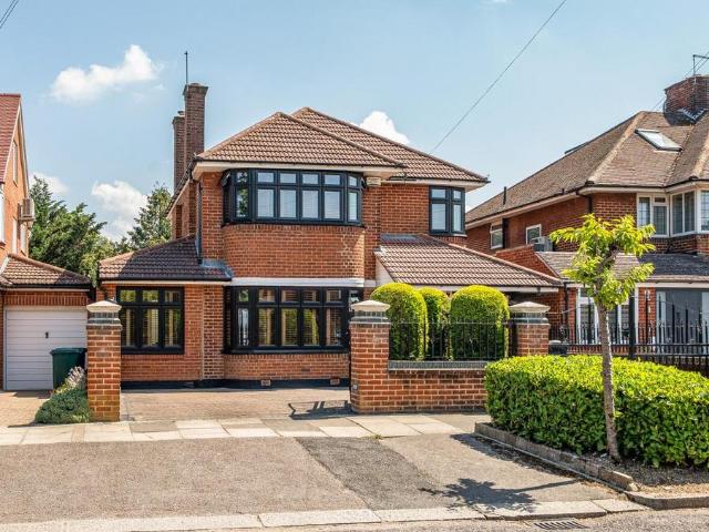 House for sale in Broadfields, Greater London