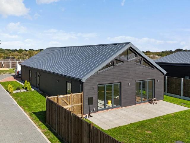 House for sale in Dale Hill, Essex