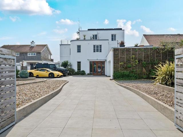 House for sale in Fishersgate, West Sussex