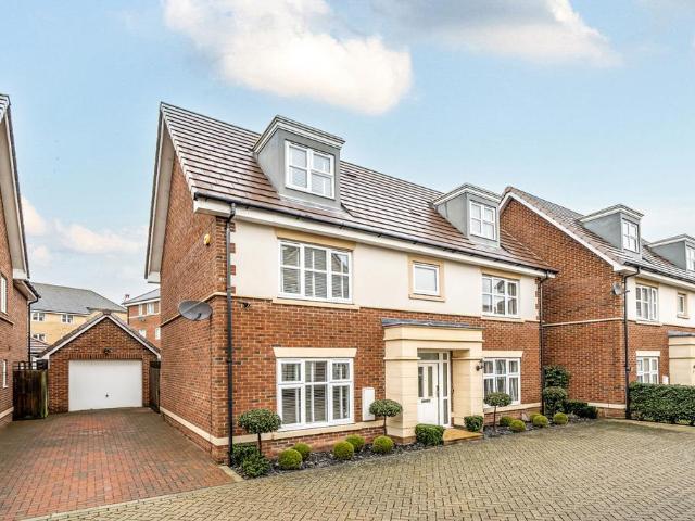 House for sale in Ickenham, Greater London