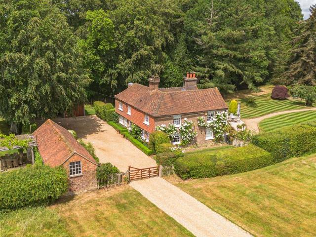 House for sale in Cholesbury-cum-St Leonards, Chesham