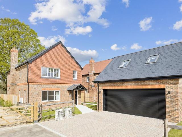 House for sale in Cootham, Horsham