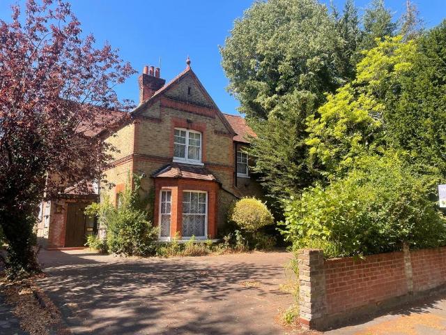 House for sale in Bush Hill Park, Greater London