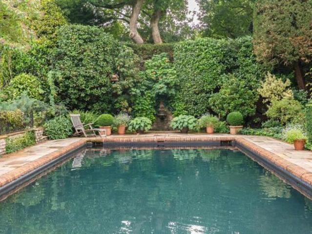 Property for sale in Cat Hill