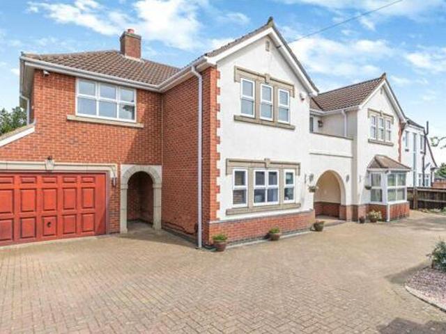 House for sale in Northampton, Northamptonshire