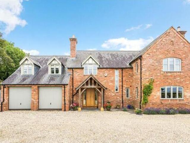House for sale in Alcester, Stratford-on-Avon