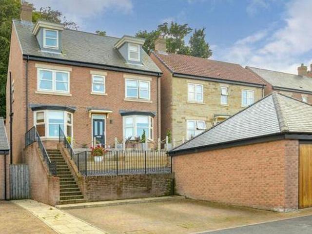 House for sale in Alnwick, Northumberland