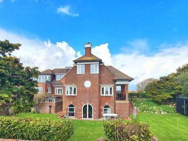 House for sale in Middlecroft, Hampshire