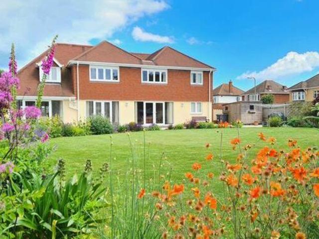 House for sale in Middlecroft, Hampshire