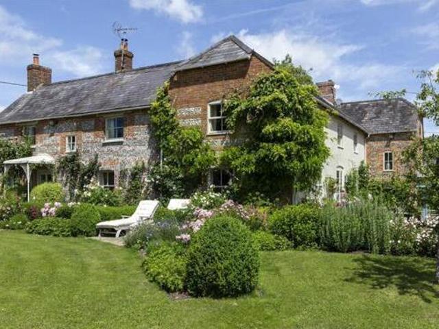 House for sale in Barton Stacey, Hampshire