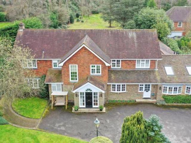 House for sale in Ascot