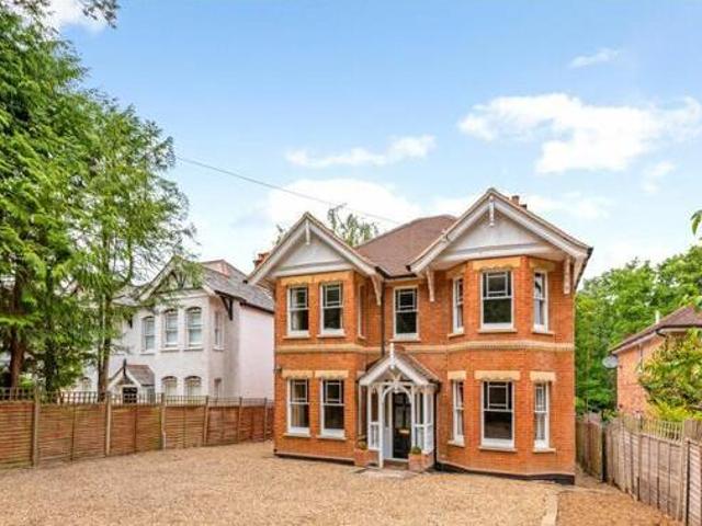 House for sale in Ascot