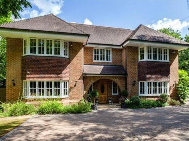 House for sale in Ascot
