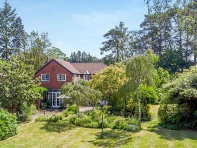 House for sale in Ascot