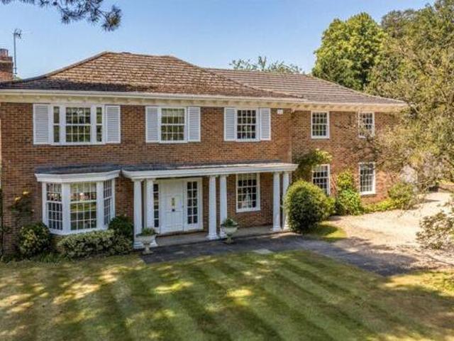 House for sale in Ascot