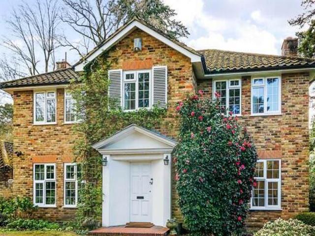 House for sale in Ascot