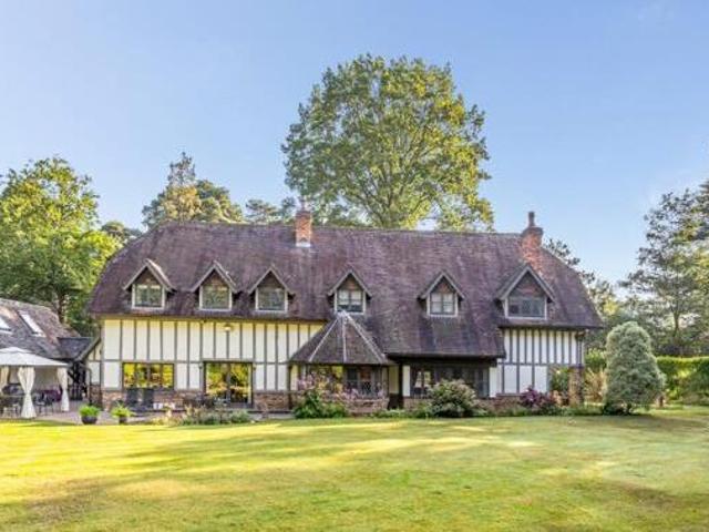 House for sale in Ascot