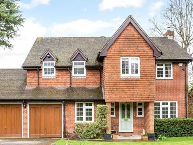 House for sale in Ascot