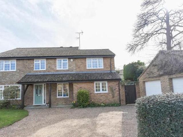 House for sale in Ascot