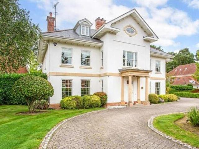 House for sale in Ascot