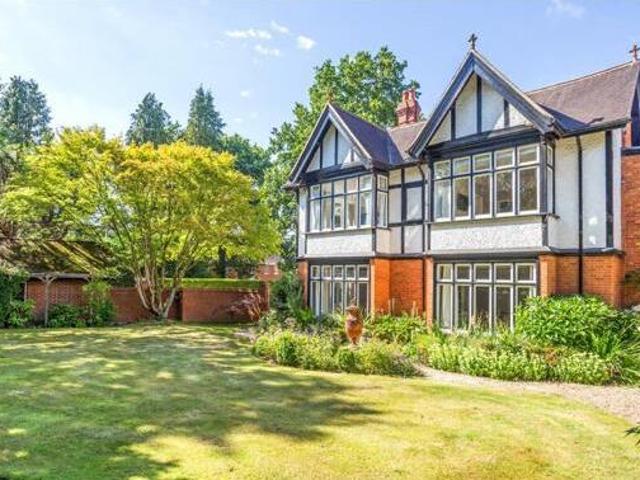 House for sale in Ascot