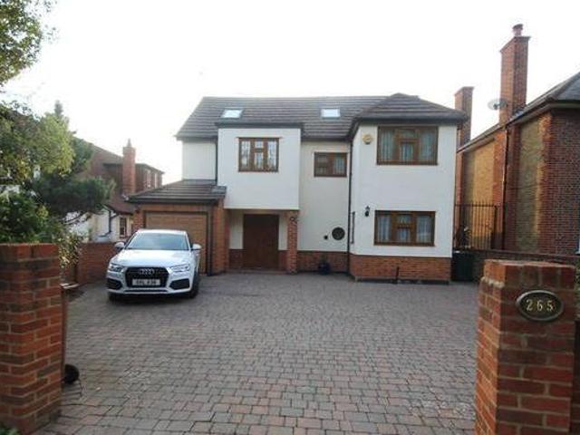 House for rent in Surrey