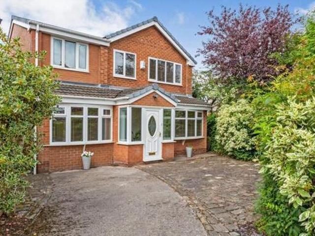 House for sale in Ashton-under-Lyne, Tameside