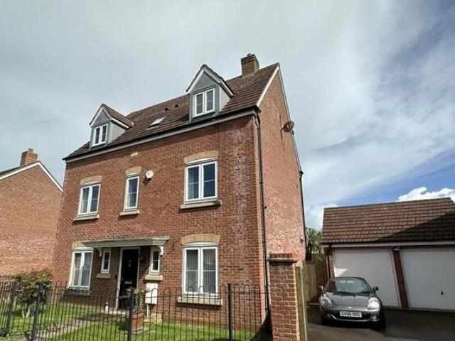 House for sale in Gloucester, Gloucestershire