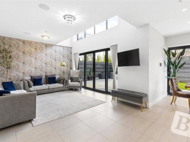 Farm for sale in Emerson Park, Greater London