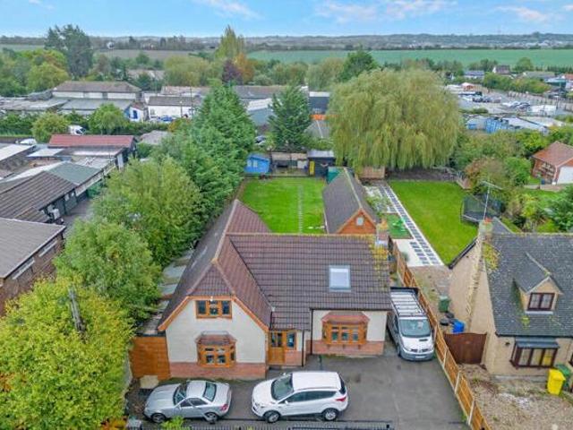 House for sale in Bowers Gifford, Basildon