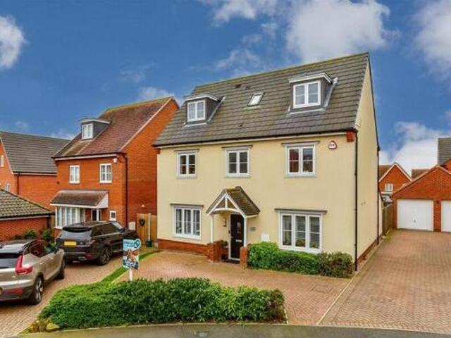 House for sale in Steeple View, Essex