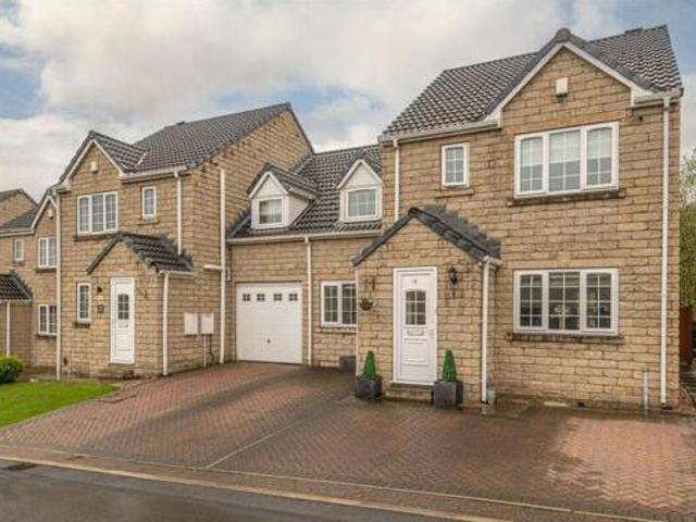House for sale in Hanging Heaton, Batley