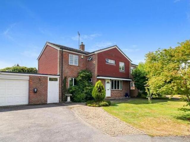 House for sale in Holtspur, Knotty Green
