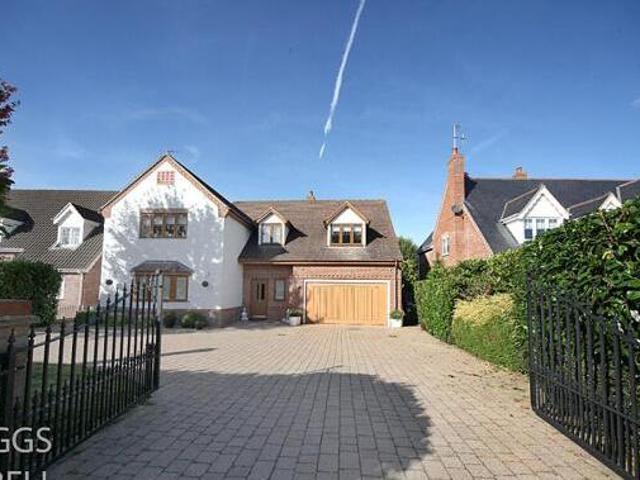 House for sale in Bedford