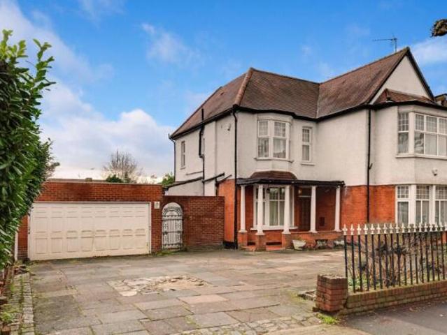 Property for sale in Cat Hill