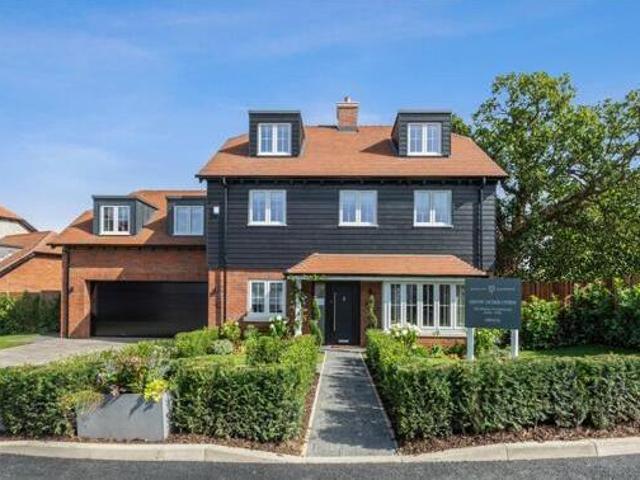 House for sale in Potters Bar, Hertsmere